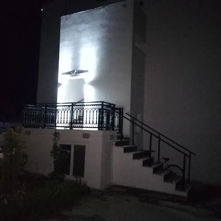 George's Quiet View House * Πλατάνι